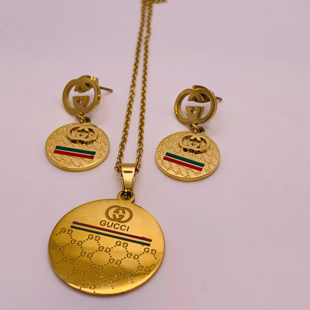 Gucci Necklace with eir rings