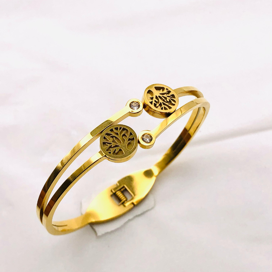 FANCY DESIGN GOLD PLATED RING FOR LADIES